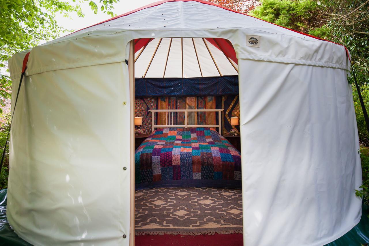 Festival Yurts Hay-On-Wye Hotel Exterior photo